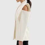 Silvie – Moderně strukturované sako s designovými detaily na ramenou