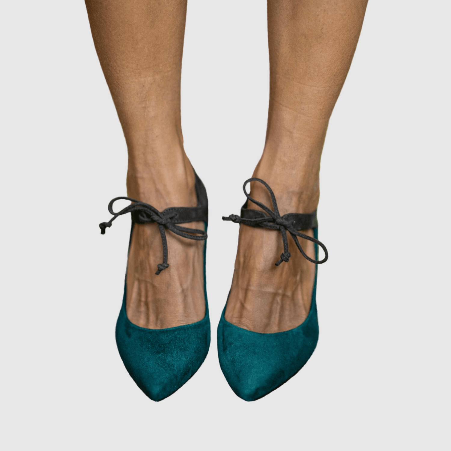 Teodora - Dvoubarevné lodičky s anklet a elegantní mašlí