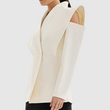 Silvie – Moderně strukturované sako s designovými detaily na ramenou