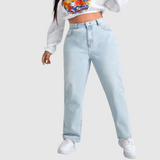 "Kira – Džíny s rovnými nohavicemi" can be rewritten as "Kira – Rovné nohavice džíny".