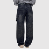 "Kira – Klasické džíny s rovnými nohavicemi" can be rewritten as "Kira – Tradiční džíny s rovnými nohavicemi".