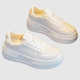 Rita – Minimalistické bílé tenisky na platformě