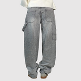 "Kira – Klasické džíny s rovnými nohavicemi" can be rewritten as "Kira – Tradiční džíny s rovnými nohavicemi".