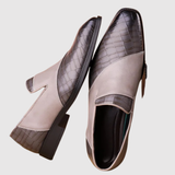 "Viktor – Pánské slip-on boty z pletené kůže" can be rewritten as "Viktor – Pánské slip-on boty z pletené kůže pro pohodlný styl".