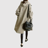 "Jelena – Dlouhá lehká bunda s kapucí" can be rewritten as "Jelena – Dlouhá lehká bunda s kapucí pro pohodlné nošení".