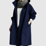 "Jelena – Dlouhá lehká bunda s kapucí" can be rewritten as "Jelena – Dlouhá lehká bunda s kapucí pro pohodlné nošení".