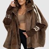 Jelena – Elegantní kabát s kapucí a moderními detaily