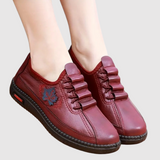 Rita - Pohodlné dámské boty s vyšívanými detaily