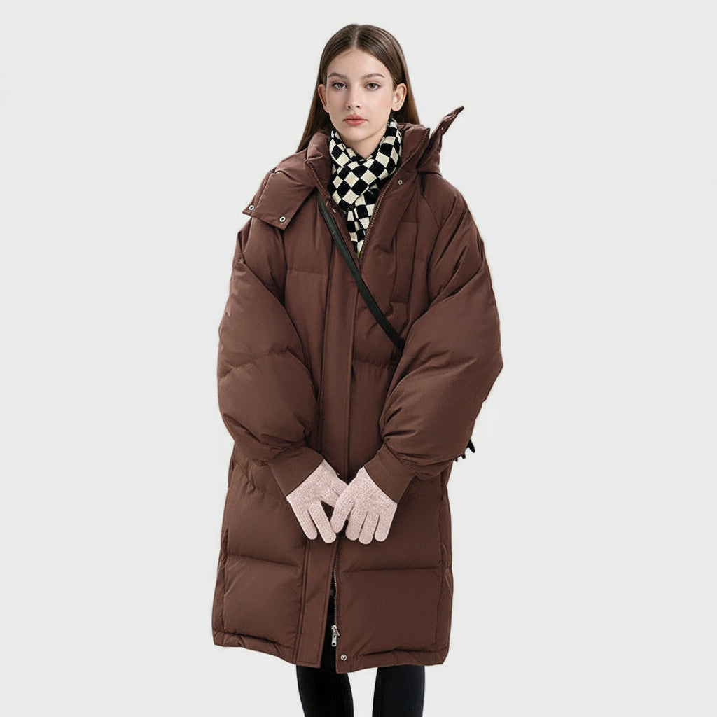 "Lana - Klasický dlouhý puffer kabát s kapucí" could be rewritten as "Lana - Dlouhý klasický puffer kabát s kapucí".