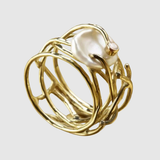 Valérie – Zlatý prsten s perlou a originálním designem