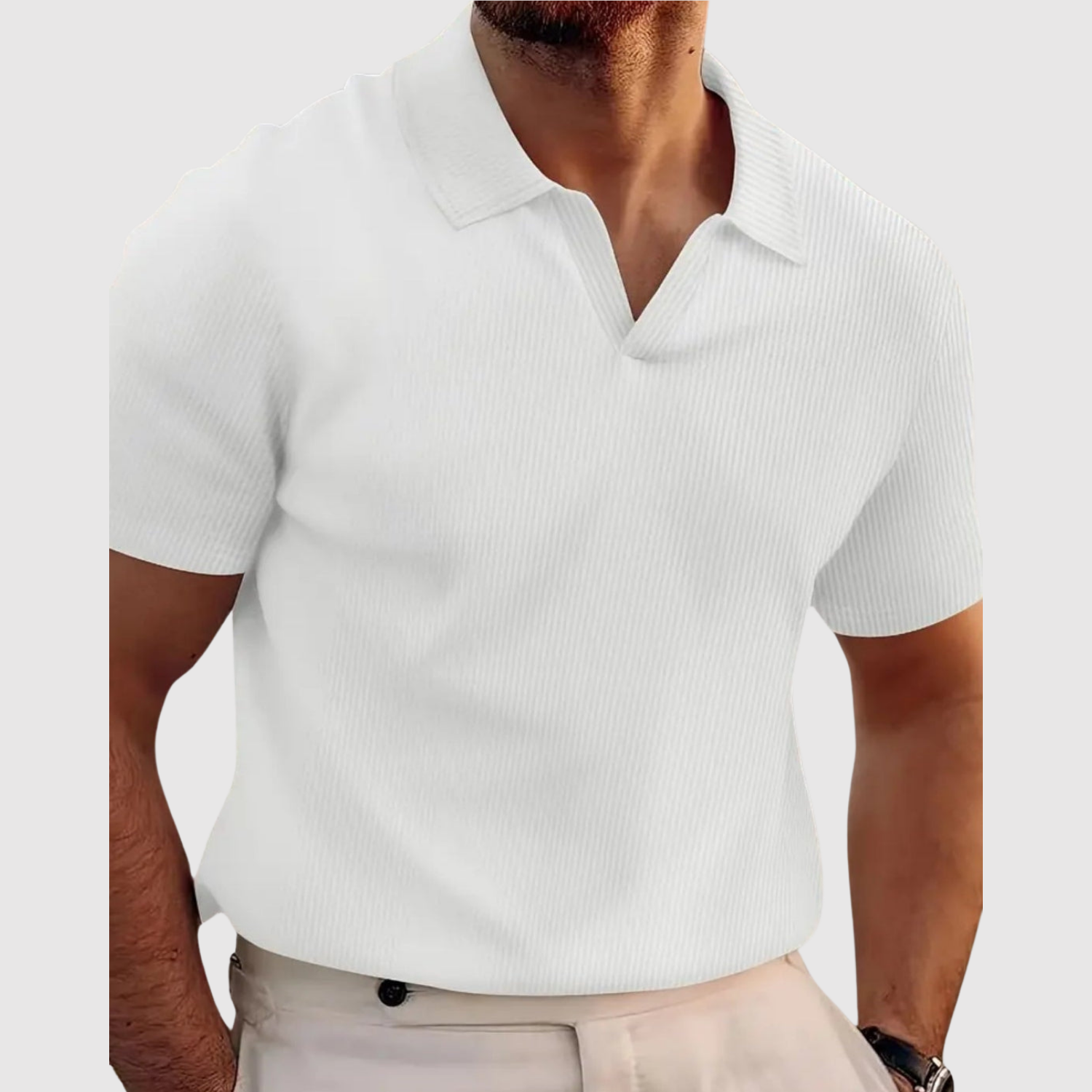 Adrian – Elegantní rybí polo s moderním V-výstřihem