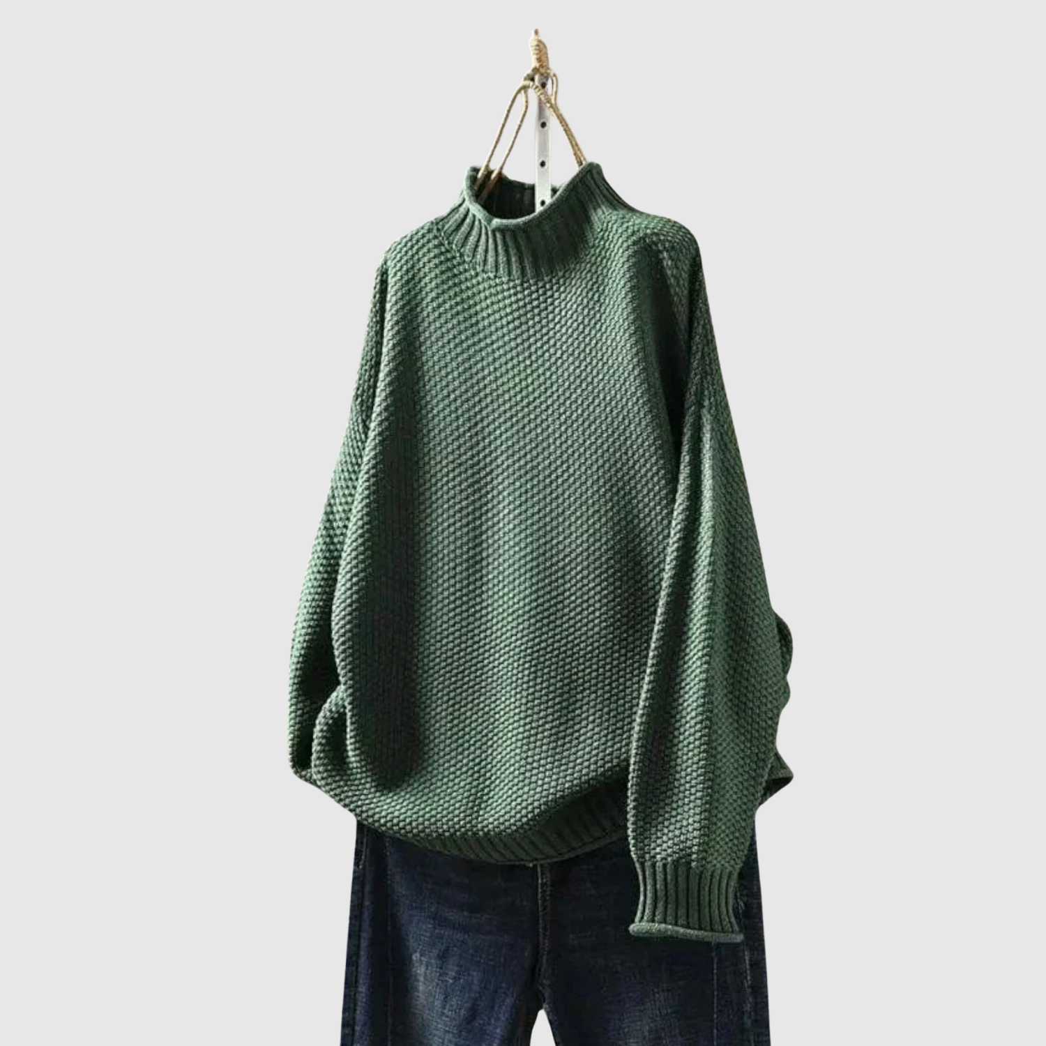 Nora – Volný svetr s vysokým límcem a strukturovaným designem