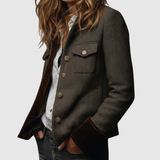 Silvie – Elegantní kabát s jemnými sametovými akcenty