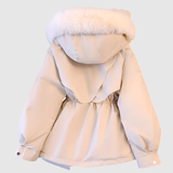 Jelena - Zimní park s kapucí z peří