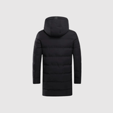 Marek – Dlouhá zimní bunda s kapucí" can be rewritten as "Marek – Dlouhá zimní bunda s kapucí pro chladné dny.