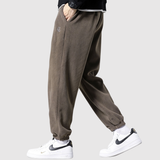 Denis – Minimalistické joggers s emblémem