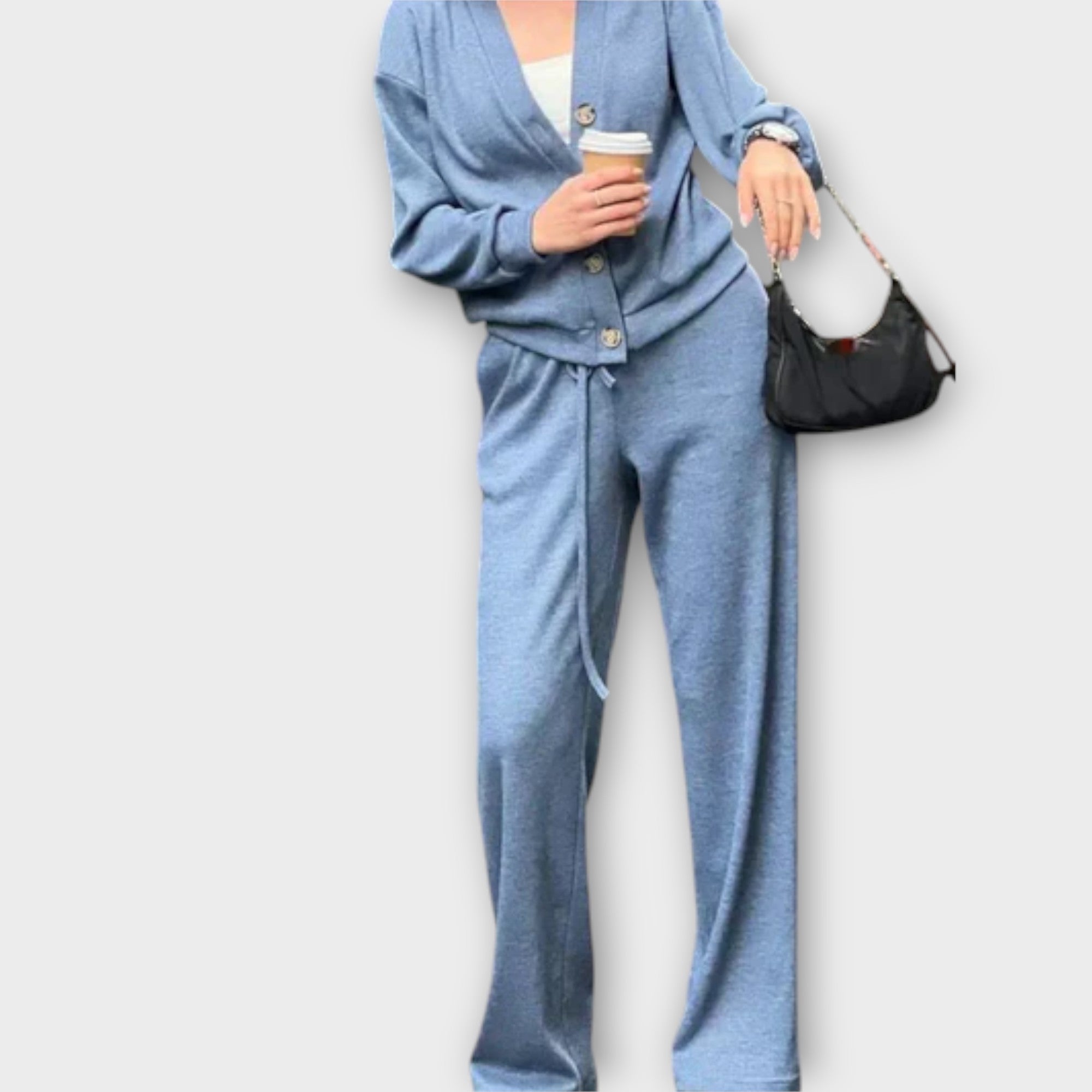 "Chantal - Sada pleteného kabátu a kalhot" could be rewritten as "Chantal - Set pleteného kabátu a kalhot".