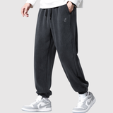 Denis – Minimalistické joggers s emblémem