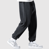 Denis – Minimalistické joggers s emblémem