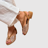 Teodora - Nízké podpatky s elegantními lesklými akcenty