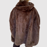 Jelena – Elegantní kabát s kapucí a moderními detaily