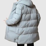 Marek – Dlouhá péřová bunda s kapucí" can be rewritten as: "Marek – Dlouhá péřová bunda s kapucí pro maximální pohodlí