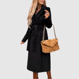 Jelena – Vlněný kabát s páskem a elegantním minimalistickým stylem