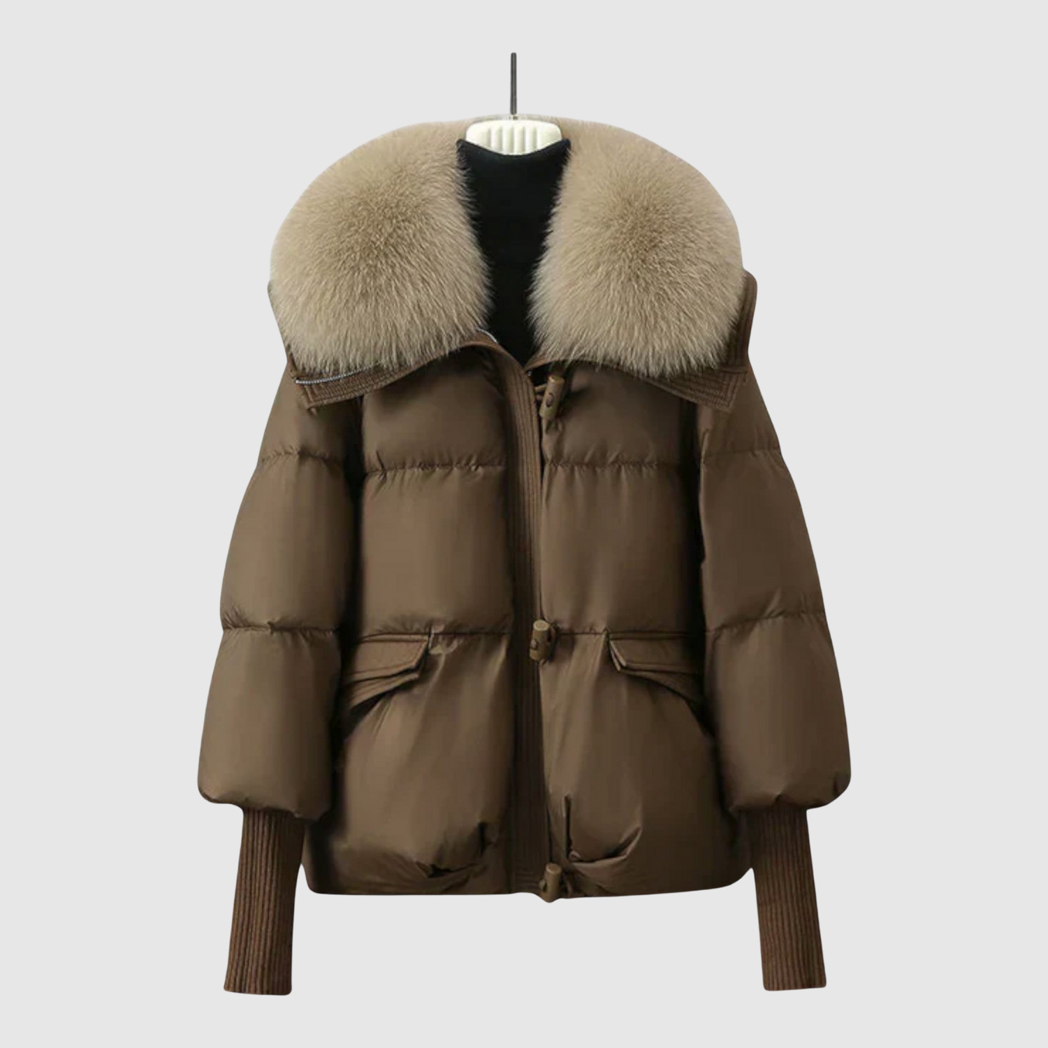 Jelena – Krátká péřová bunda s páskem