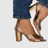 Teodora - Sandály s křížovými pásky a zlatým akcentem