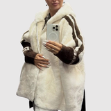 Jelena – Elegantní kabát s kapucí a moderními detaily