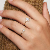 Valérie – Fialový zlatý prsten s krystalem" can be rewritten as: "Valérie – Zlato-fialový prsten s krystalem