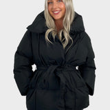 Maja - Krátká puffer bunda se stahováním v pase