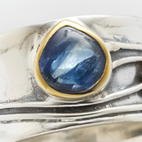 Valérie – Stříbrný prsten s hlubokým modrým kamenem