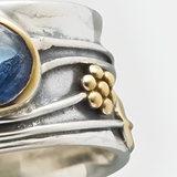 Valérie – Stříbrný prsten s hlubokým modrým kamenem