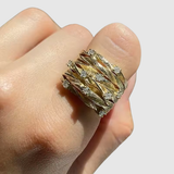 Valérie – Elegantní zlatý prsten s krystaly a unikátním vícerozměrným designem