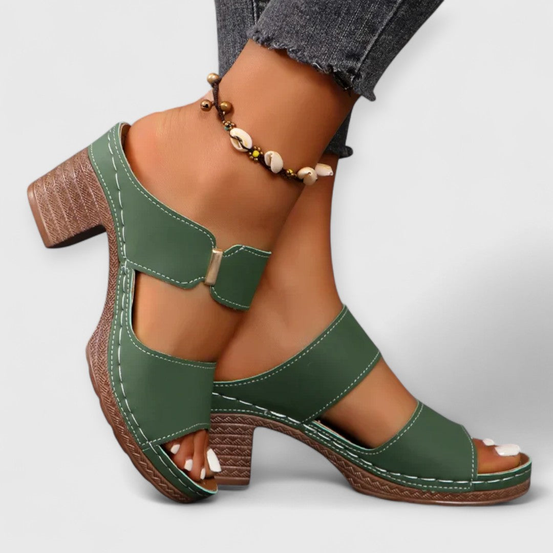 Teodora – Ortopedické sandály s širokým podpatkem pro maximální pohodlí