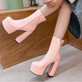 Carina – Boty s extrémně vysokou platformou, které vyzařují eleganci a sebevědomí