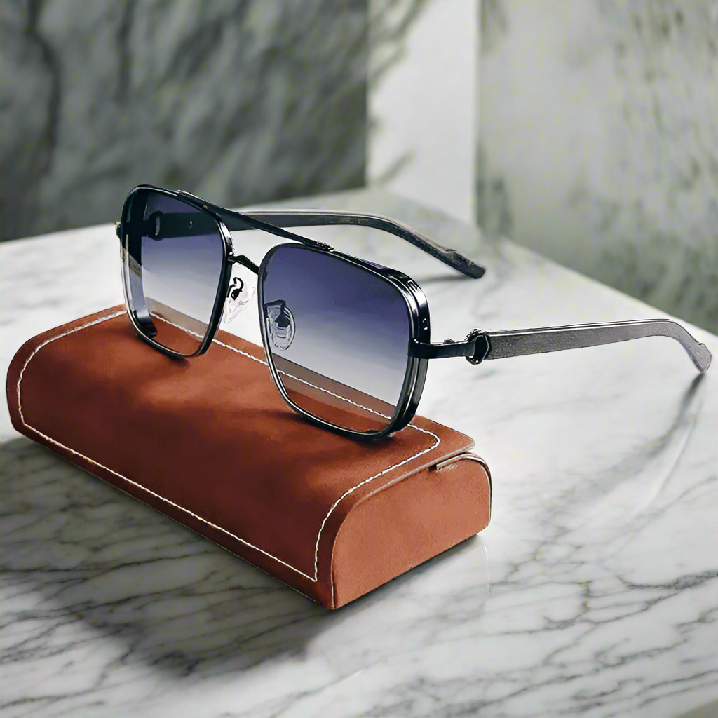 Alex – Sluneční brýle s obdélníkovým rámem a gradientními skly" can be rewritten as:

"Alex – Obdélníkové sluneční brýle s gradientními skly