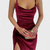 Gabriela - Sametové šaty s bočním rozparkem" can be rephrased as:

"Gabriela - Sametové šaty s elegantním bočním rozparkem