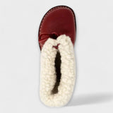 Zimní obuv s voděodolným materiálem a vlněnou podšívkou