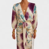 Larissa - Křížové Šaty" can be rewritten as "Larissa - Šaty s Křížovým Střihem.